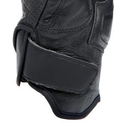 Dainese Blackshape Motorhandschoen -Professionele Winkel Voor Motoruitrusting 025103 100 7 Dainese Blackshape Leather Gloves